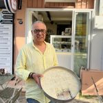Urla’da Gerçek Meşhur Bademli Kazandibinin Adresi: Urla Hisarönü Süt Tatlıları